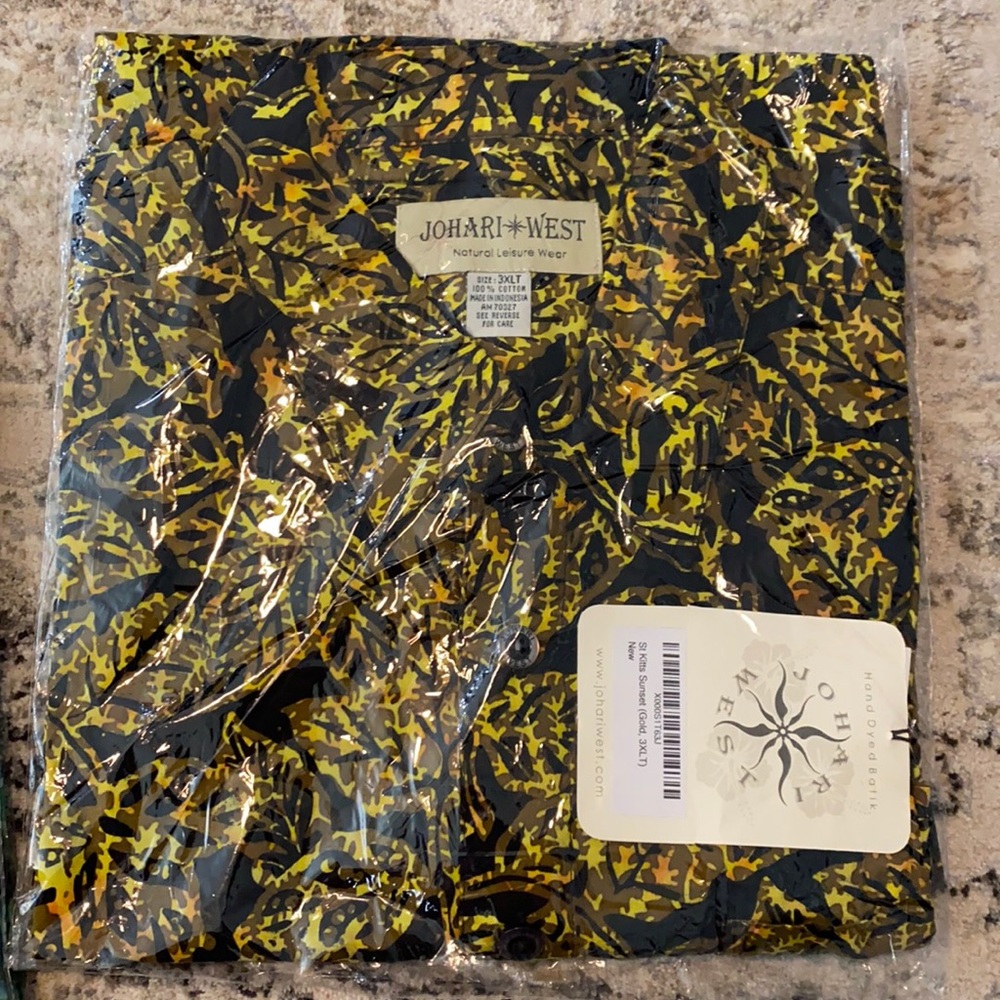 Men’s short sleeve button down shirt